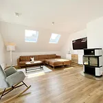 Lighthouse Homes - Premium 90Qm Ferienwohnung Mit 2Sz Und Terrasse Am Kirchenplatz, 500M Zum Strand Rostock