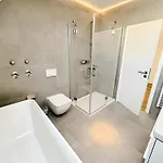 Lighthouse Homes - Premium 90Qm Ferienwohnung Mit 2Sz Und Terrasse Am Kirchenplatz, 500M Zum Strand Apartment *