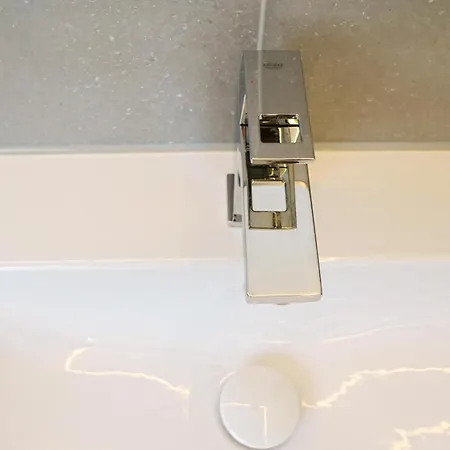 Lighthouse Homes - Moderne Mit Terrasse Am Kirchenplatz Rostock