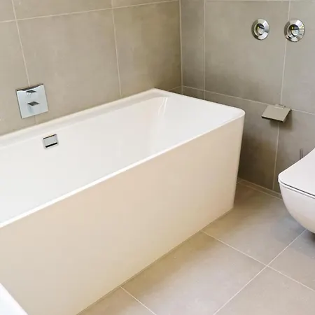 Lighthouse Homes - Moderne Mit Terrasse Am Kirchenplatz Apartment Rostock