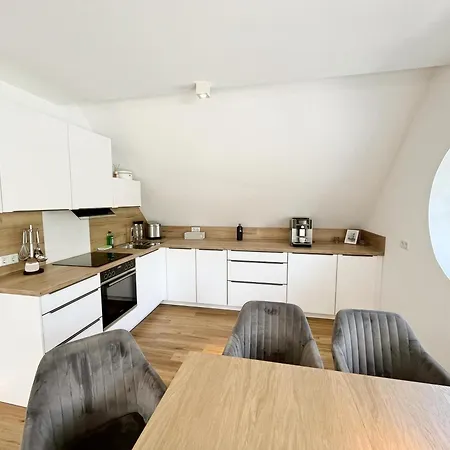 Lighthouse Homes - Moderne & Helle 90qm Mit 2 Schlafzimmern Und Terrasse Rostock