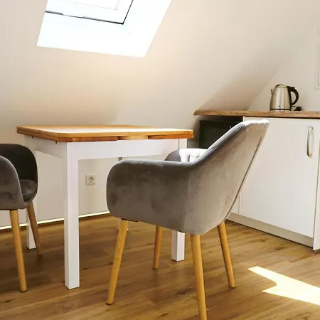 Lighthouse Homes - Moderne Mit Terrasse Am Kirchenplatz Apartment Rostock