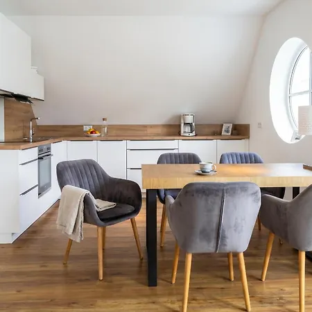 2 Schlafzimmer, Offene Küche, Balkon Und Terrasse - Moderne 90qm In Ruhiger, Zentraler Lage - Nur 500m Bis Zum *