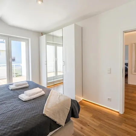 2 Schlafzimmer, Offene Küche, Balkon Und Terrasse - Moderne 90qm In Ruhiger, Zentraler Lage - Nur 500m Bis Zum *