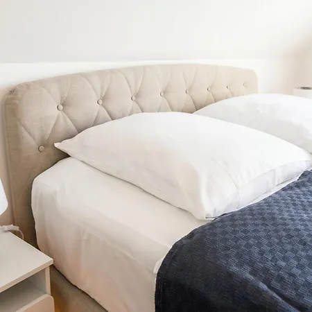 2 Schlafzimmer, Offene Küche, Balkon Und Terrasse - Moderne 90qm In Ruhiger, Zentraler Lage - Nur 500m Bis Zum