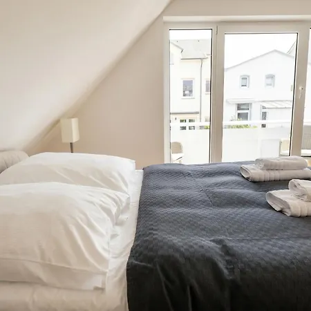 Apartment 2 Schlafzimmer, Offene Küche, Balkon Und Terrasse - Moderne 90qm In Ruhiger, Zentraler Lage - Nur 500m Bis Zum *