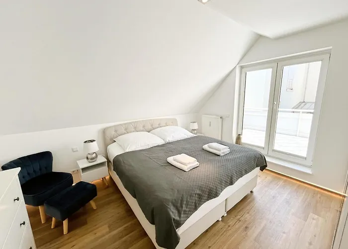 Lighthouse Homes - Moderne Mit Terrasse Am Kirchenplatz Apartment